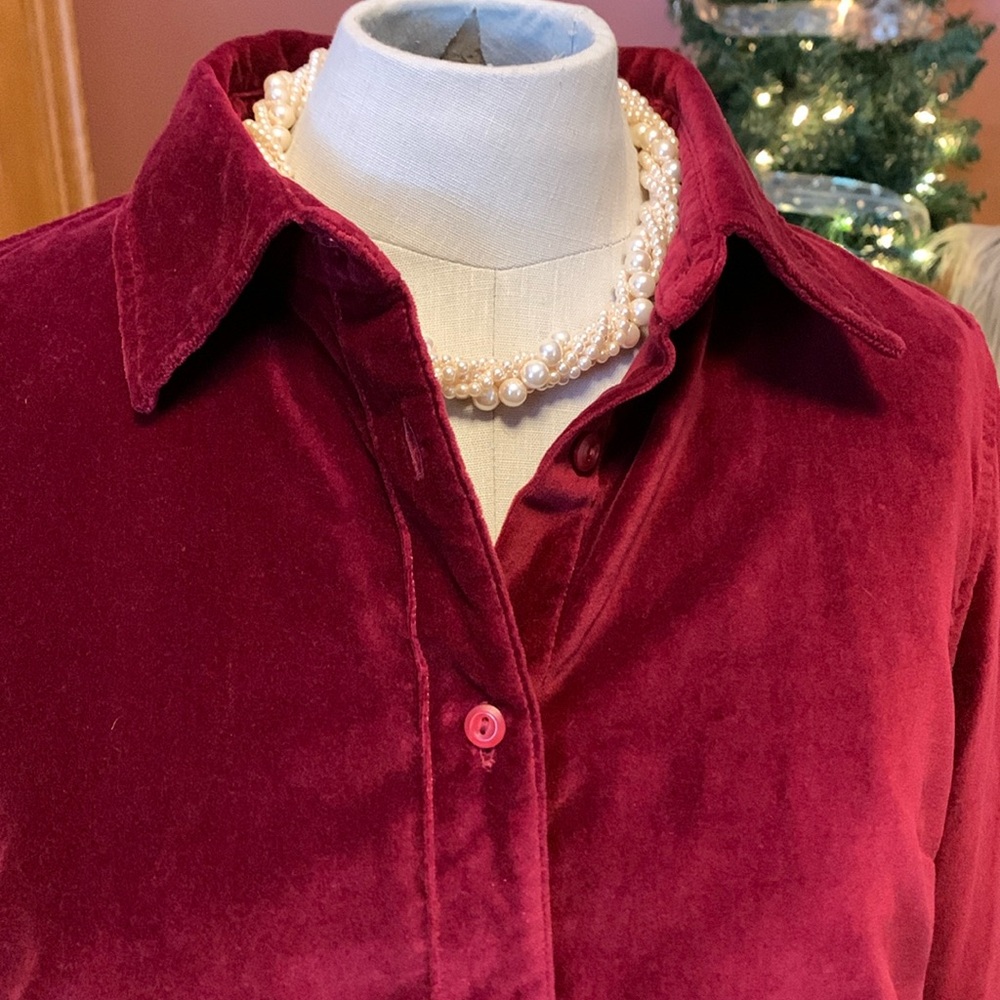 LLBean, Maroon Velvet Long Sleeve Stretch Button Down Shirt. Women’s Small - Picture 3 of 9